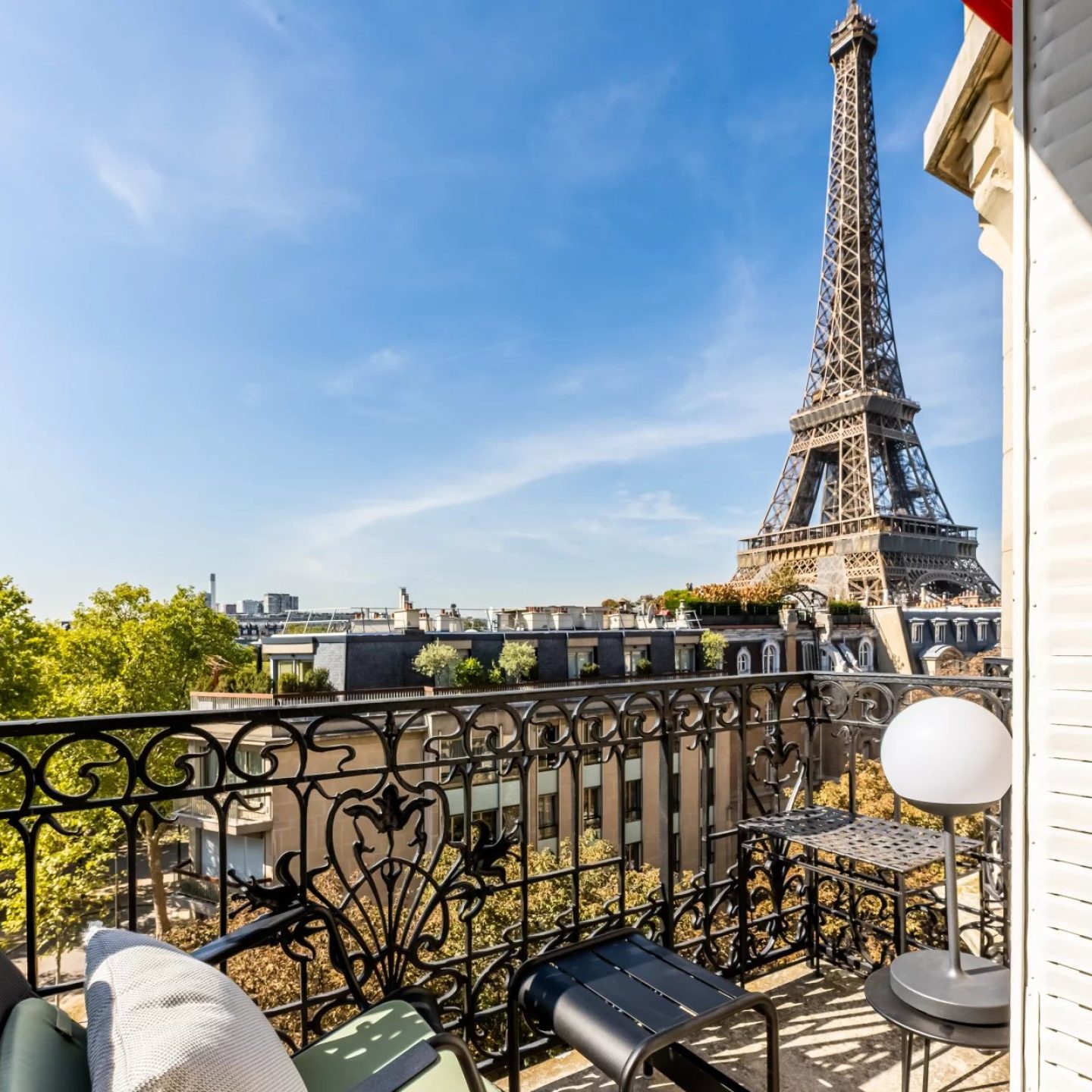 Location appartement parisien vue Tour Eiffel