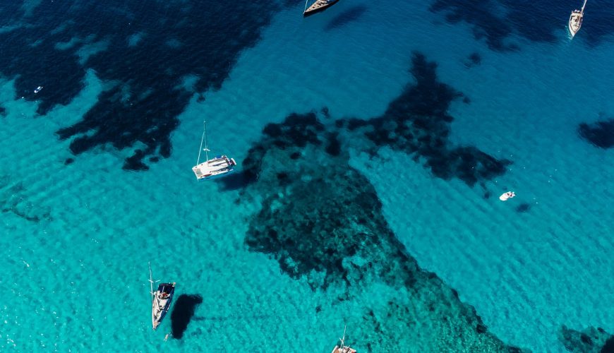 Ibiza baie avec bateaux